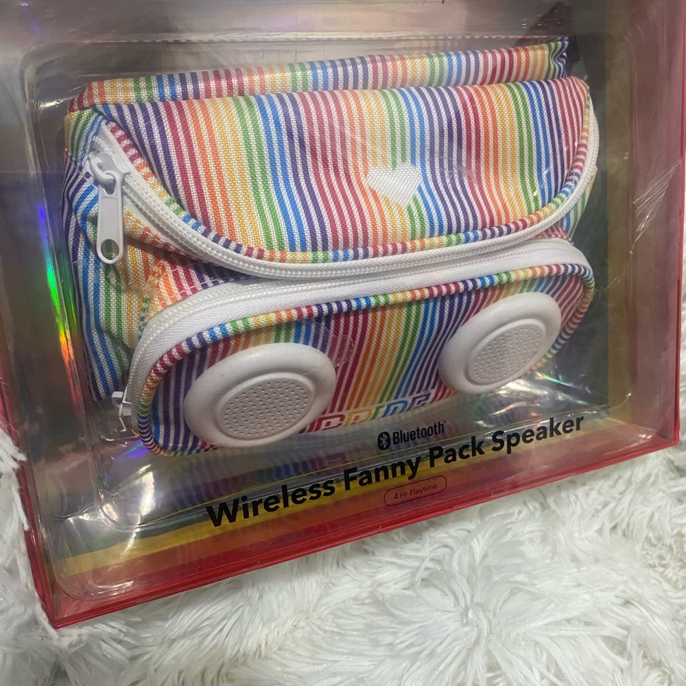 Parade Pride Wireless Speaker Fanny Pack In Rainbow White